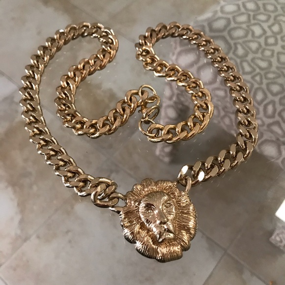 Nordstrom Accessories - Lion Head Thick Gold Curb Link Chain Waist Belt